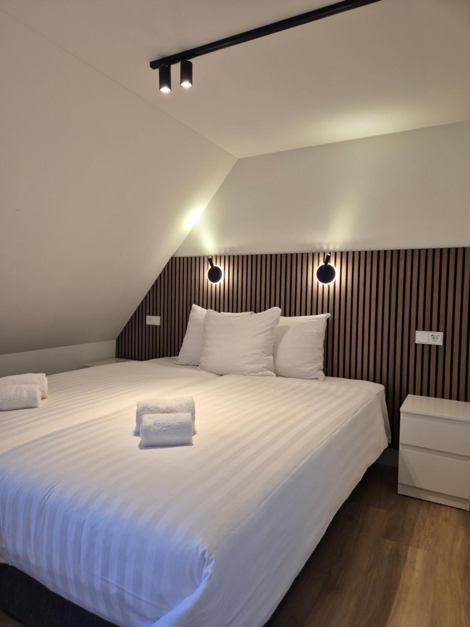 Hotel Den Burg Esterno foto